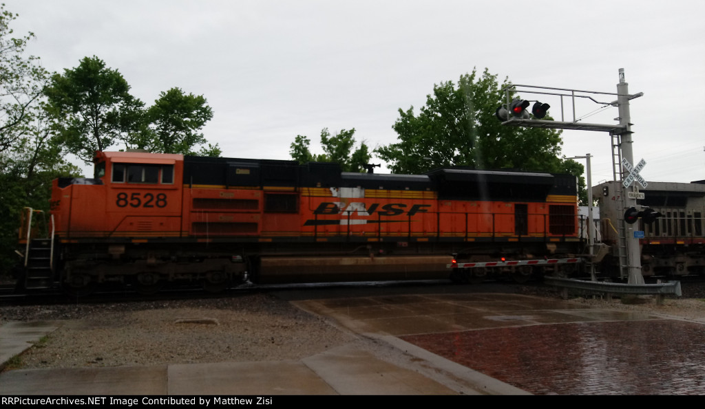 BNSF 8528